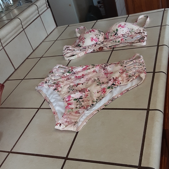 Floral SWEATER TWO PIECE SIZE LX - Picture 3 of 8